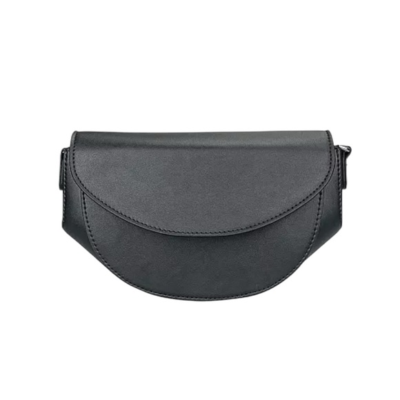 French Connection Handbags - NWOT! French Connection Virginia Shoulder Bag